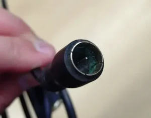 汚れたテレビ端子の写真